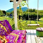 Eco Retreat For 8 People Feriehus