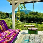 Casa de Férias Eco Retreat For 8 People *