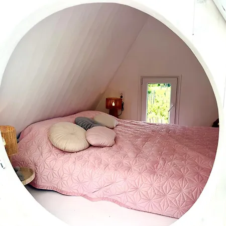 בית נופש Eco Retreat For 8 People *