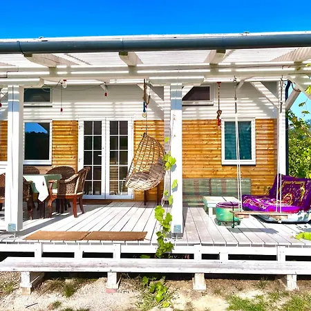 בית נופש Eco Retreat For 8 People Kisapati