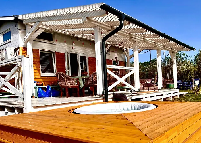 Eco Retreat For 8 People בית נופש Kisapati