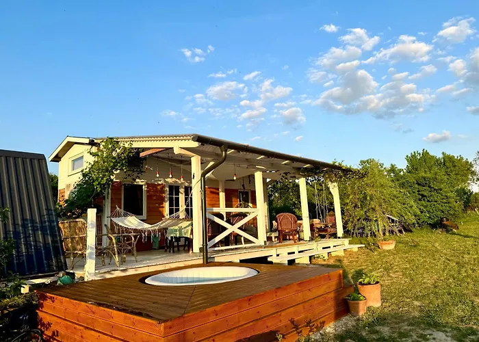 Dom wakacyjny Eco Retreat For 8 People