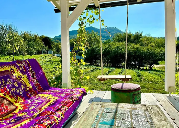 בית נופש Eco Retreat For 8 People *